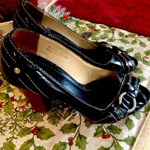 Black Coach pumps